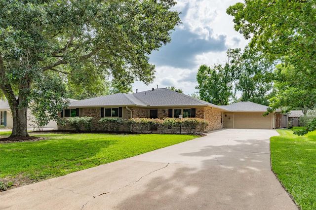 1015 Bluebonnet St, Katy, TX 77493