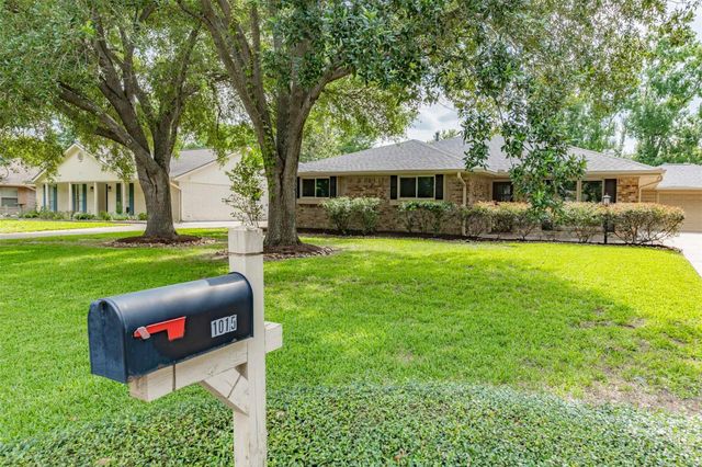 1015 Bluebonnet St, Katy, TX 77493