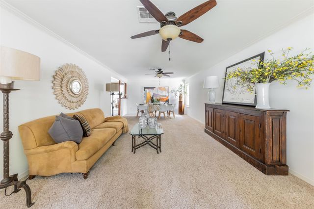 1015 Bluebonnet St, Katy, TX 77493