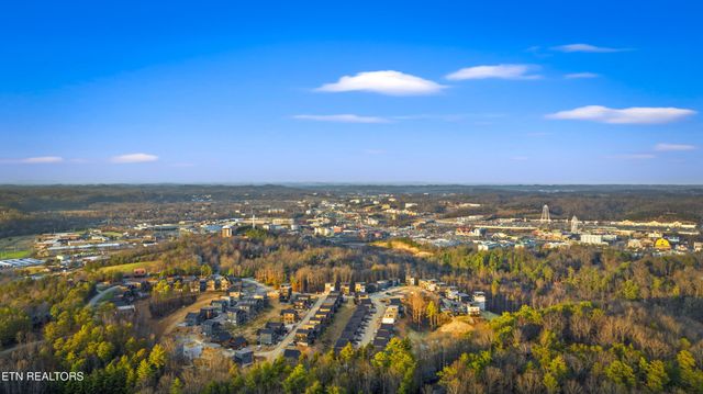 564 Warbonnet Way, Pigeon Forge, TN 37863