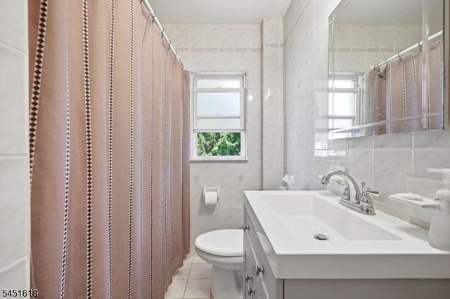 304 Brook Ave, Passaic City, NJ 07055