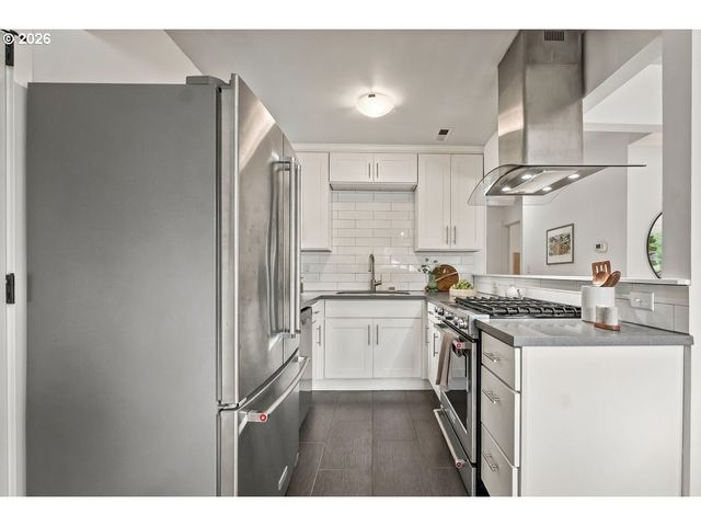 10238 N CENTRAL St, Portland, OR 97203