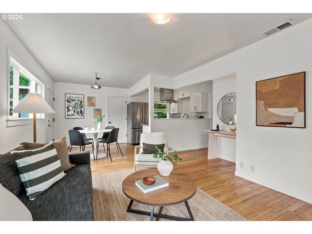10238 N CENTRAL St, Portland, OR 97203