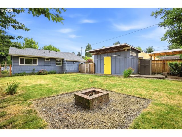 10238 N CENTRAL St, Portland, OR 97203