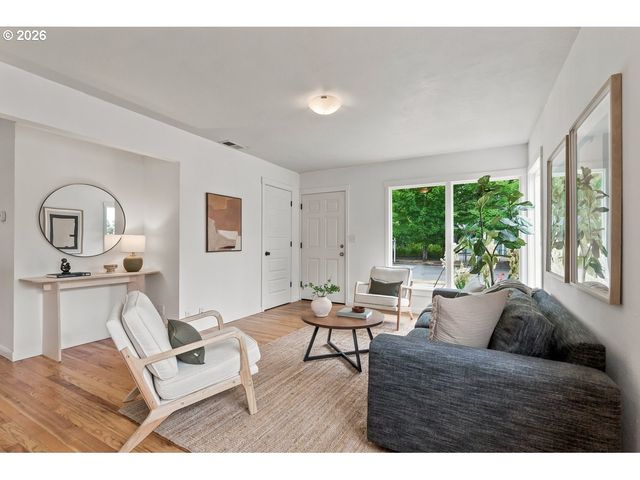 10238 N CENTRAL St, Portland, OR 97203