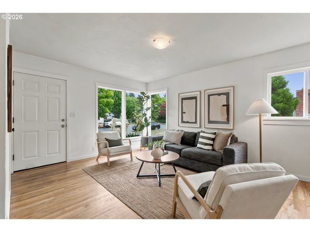 10238 N CENTRAL St, Portland, OR 97203