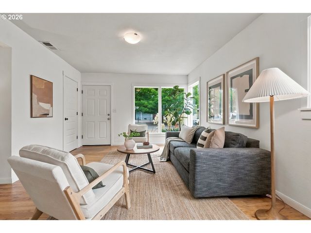10238 N CENTRAL St, Portland, OR 97203