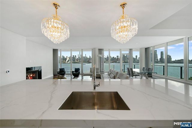 1200 Avenue At Port Imperial 508, Weehawken, NJ 07086