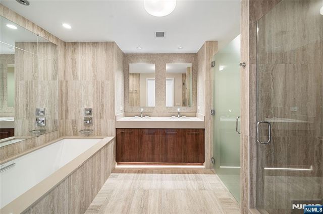 1200 Avenue At Port Imperial 508, Weehawken, NJ 07086