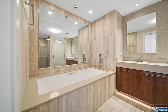 1200 Avenue At Port Imperial 508, Weehawken, NJ 07086