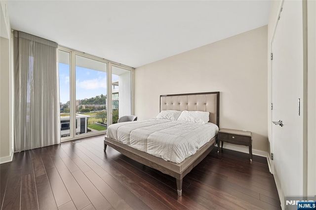 1200 Avenue At Port Imperial 508, Weehawken, NJ 07086