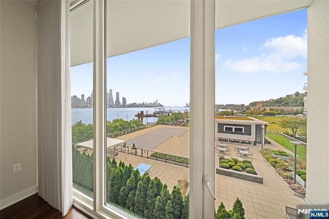 1200 Avenue At Port Imperial 508, Weehawken, NJ 07086