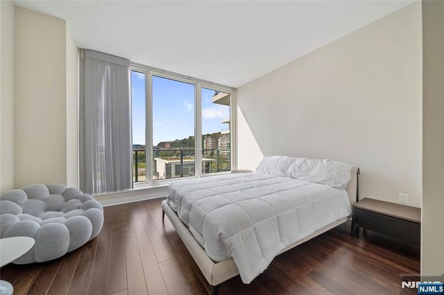 1200 Avenue At Port Imperial 508, Weehawken, NJ 07086