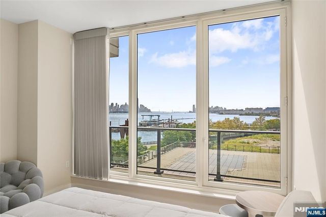 1200 Avenue At Port Imperial 508, Weehawken, NJ 07086