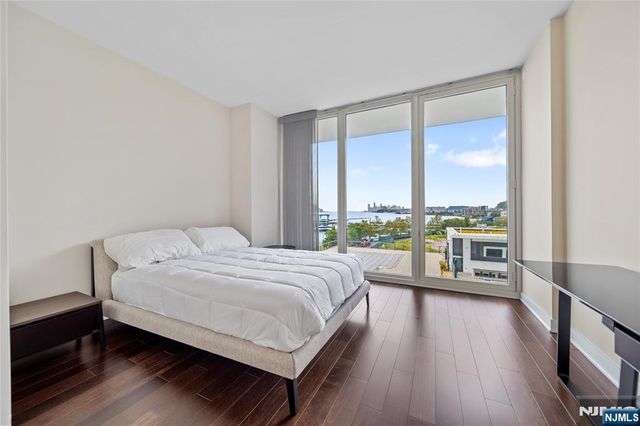 1200 Avenue At Port Imperial 508, Weehawken, NJ 07086