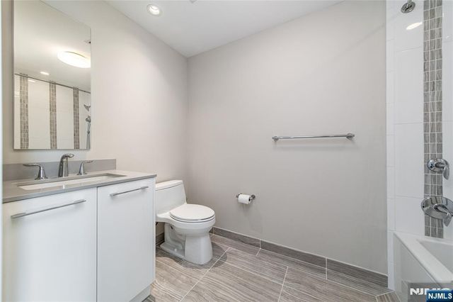 1200 Avenue At Port Imperial 508, Weehawken, NJ 07086