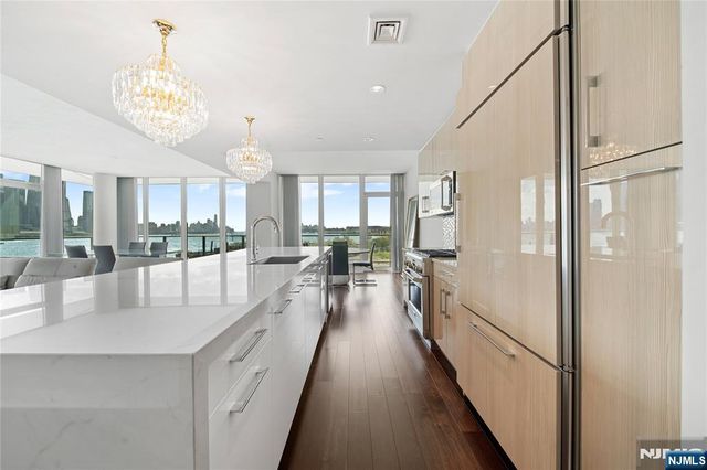 1200 Avenue At Port Imperial 508, Weehawken, NJ 07086