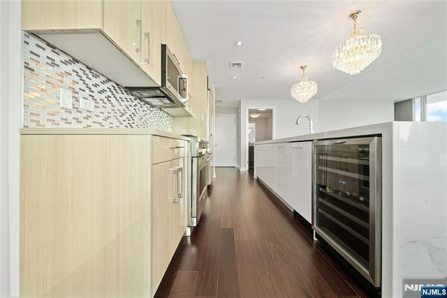 1200 Avenue At Port Imperial 508, Weehawken, NJ 07086