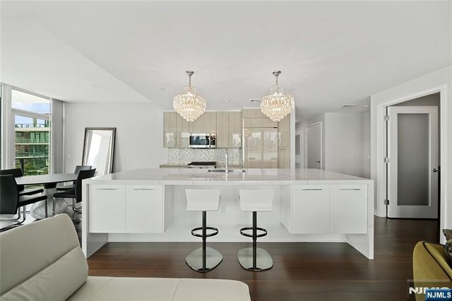 1200 Avenue At Port Imperial 508, Weehawken, NJ 07086