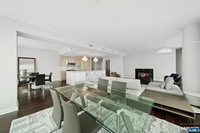 1200 Avenue At Port Imperial 508, Weehawken, NJ 07086