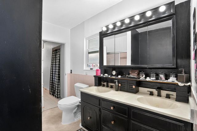 1045 1045 72nd Avenue, Oakland, CA 94621