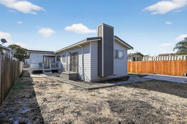 1045 1045 72nd Avenue, Oakland, CA 94621