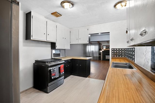 1045 1045 72nd Avenue, Oakland, CA 94621