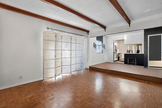 1045 1045 72nd Avenue, Oakland, CA 94621