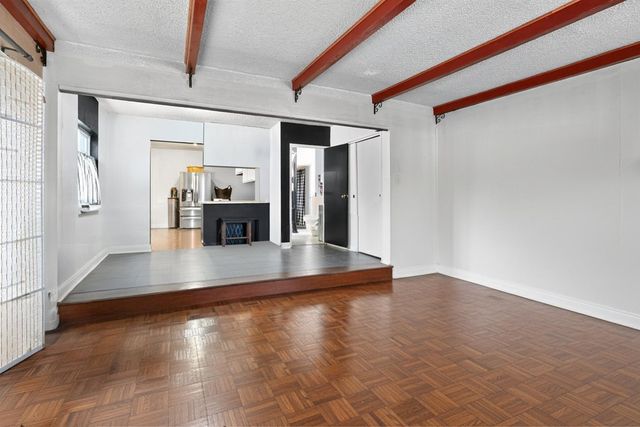 1045 1045 72nd Avenue, Oakland, CA 94621