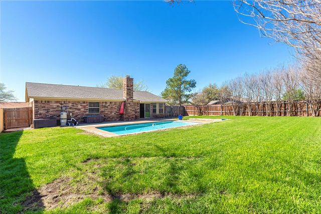 6501 Starnes Road, Watauga, TX 76148