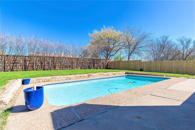 6501 Starnes Road, Watauga, TX 76148