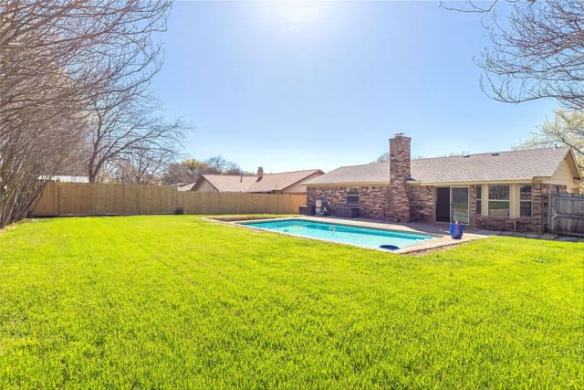 6501 Starnes Road, Watauga, TX 76148