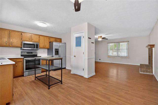 2810 Crystal Brooke Lane, Snellville, GA 30078