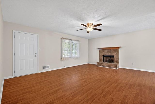 2810 Crystal Brooke Lane, Snellville, GA 30078