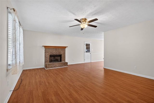 2810 Crystal Brooke Lane, Snellville, GA 30078