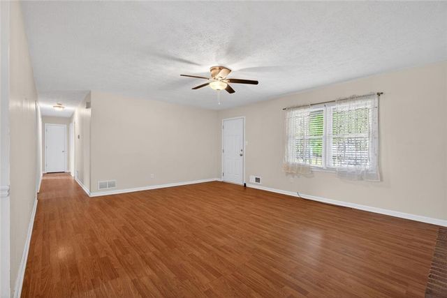 2810 Crystal Brooke Lane, Snellville, GA 30078