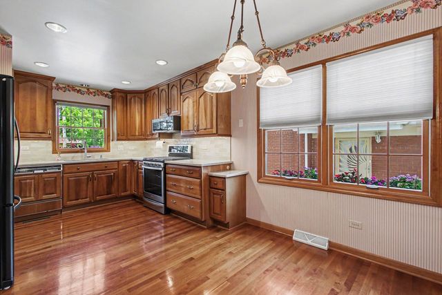 510 E 164th Place, South Holland, IL 60473
