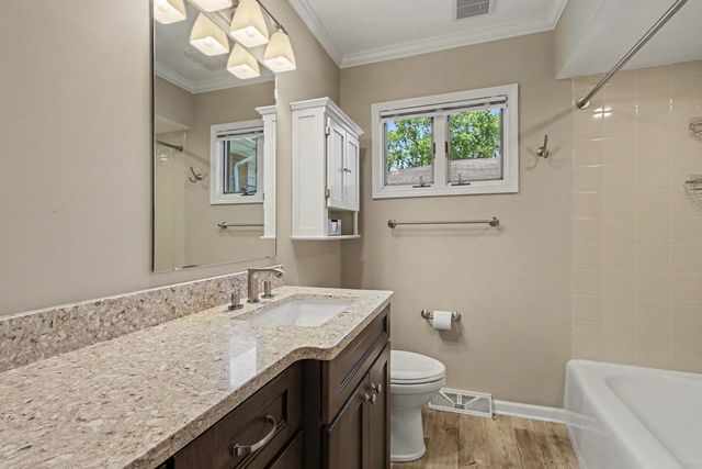 510 E 164th Place, South Holland, IL 60473