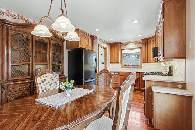 510 E 164th Place, South Holland, IL 60473