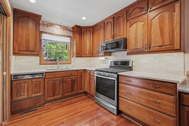 510 E 164th Place, South Holland, IL 60473