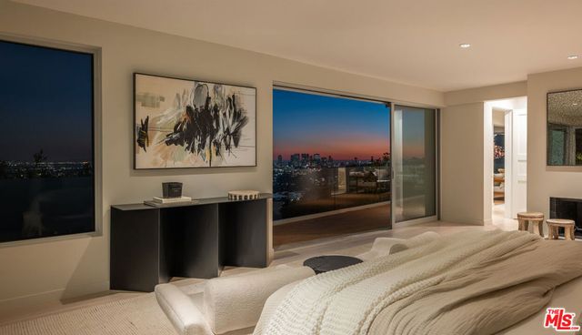 8515 Hedges Way, Los Angeles, CA 90069