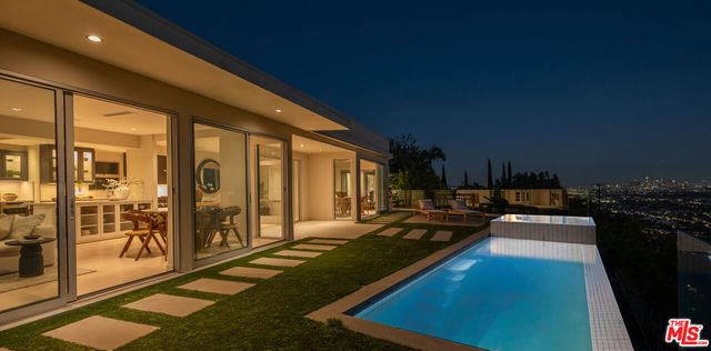 8515 Hedges Way, Los Angeles, CA 90069