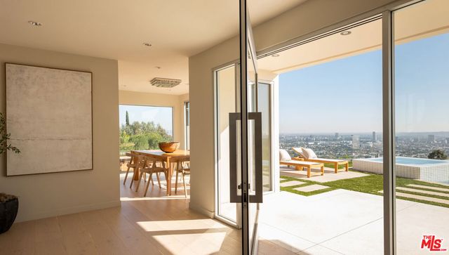 8515 Hedges Way, Los Angeles, CA 90069