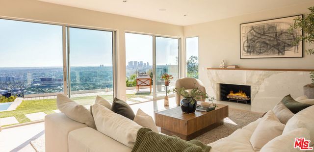 8515 Hedges Way, Los Angeles, CA 90069
