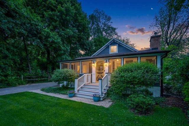 32W235 Army Trail Road, Wayne, IL 60184