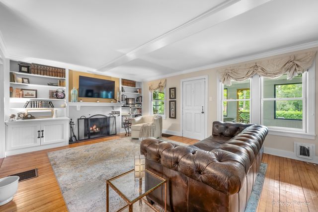 32W235 Army Trail Road, Wayne, IL 60184