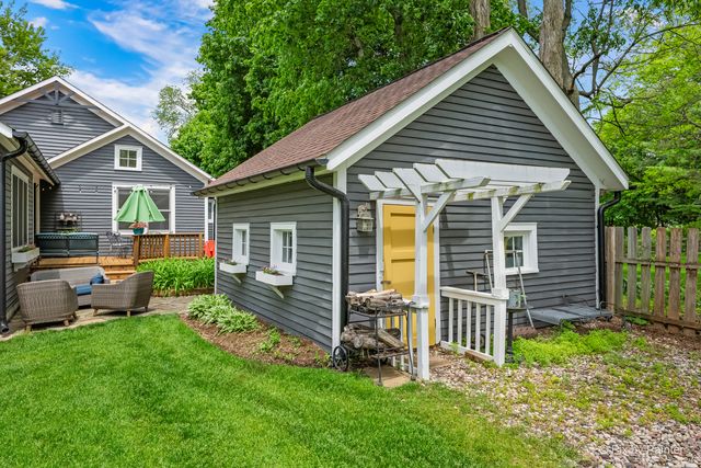32W235 Army Trail Road, Wayne, IL 60184