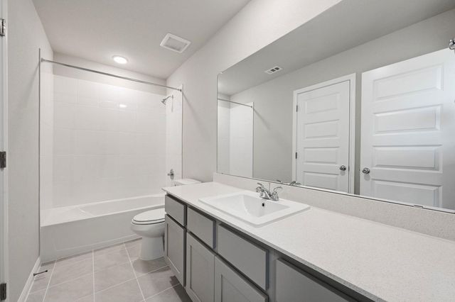 174 Hornet ST, Elgin, TX 78621
