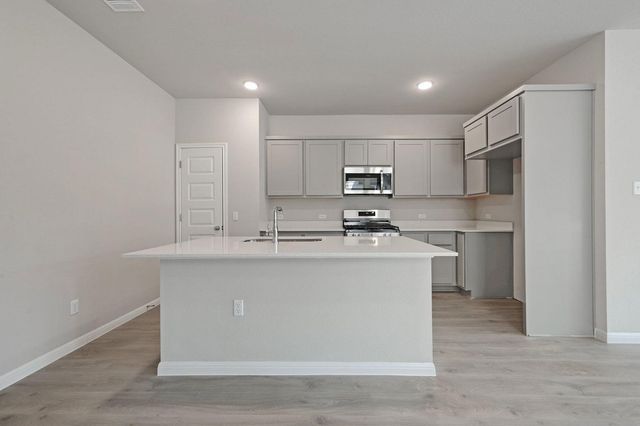 174 Hornet ST, Elgin, TX 78621