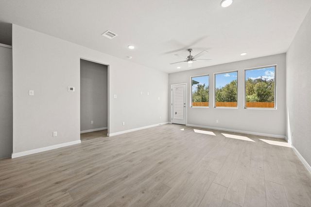 174 Hornet ST, Elgin, TX 78621